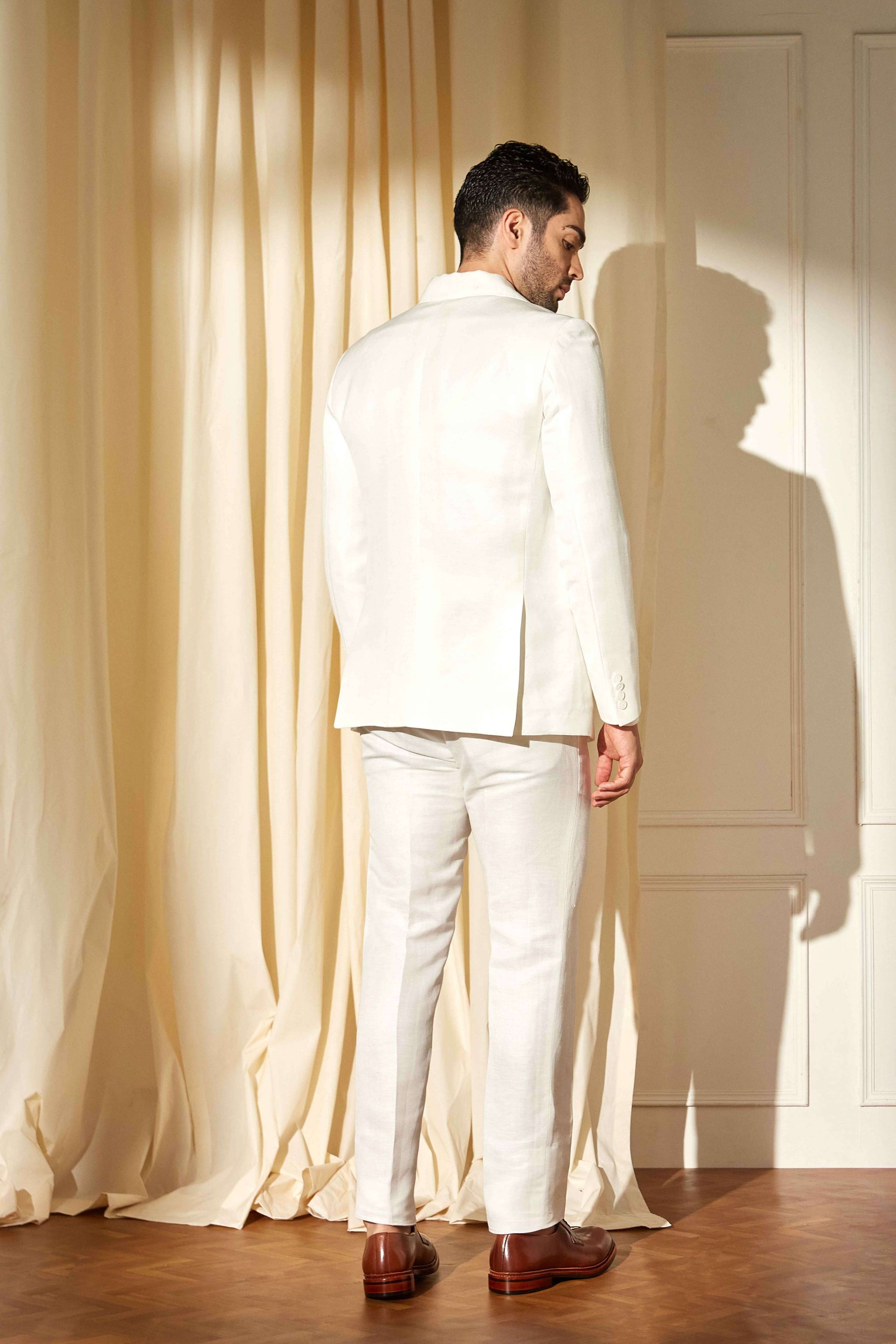 Vanilla Breeze Single-Breasted Suit