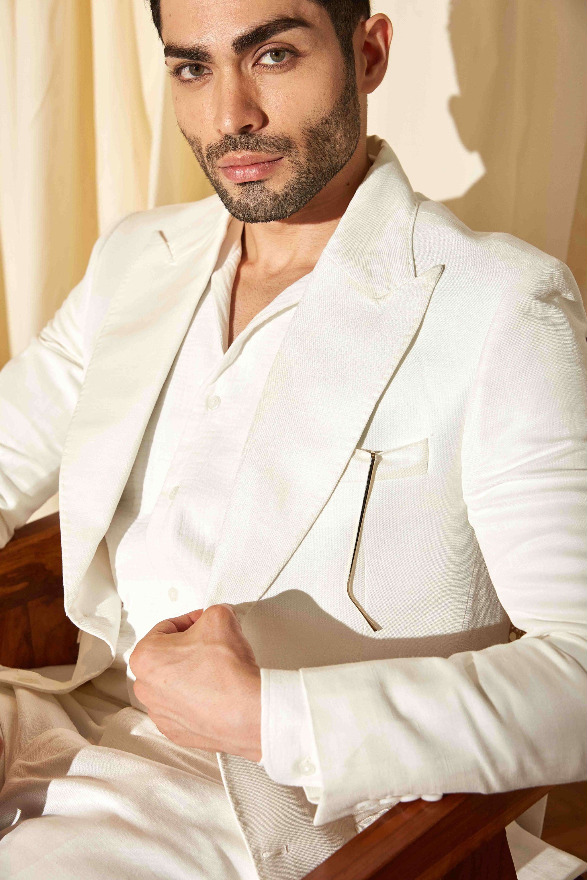 Vanilla Breeze Single-Breasted Suit